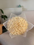 Bouquet de 50 Roses en Satin
