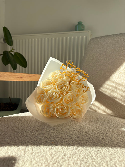 Bouquet de 12 Roses en Satin pour Anniversaire