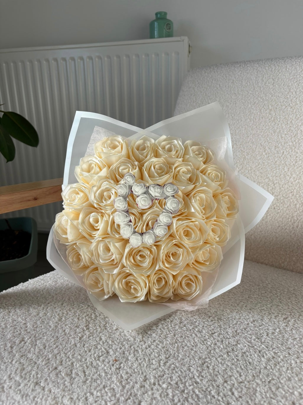 Bouquet de 30 Roses en Satin avec Initiale