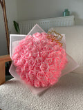 Bouquet de 50 Roses en Satin pour Anniversaire